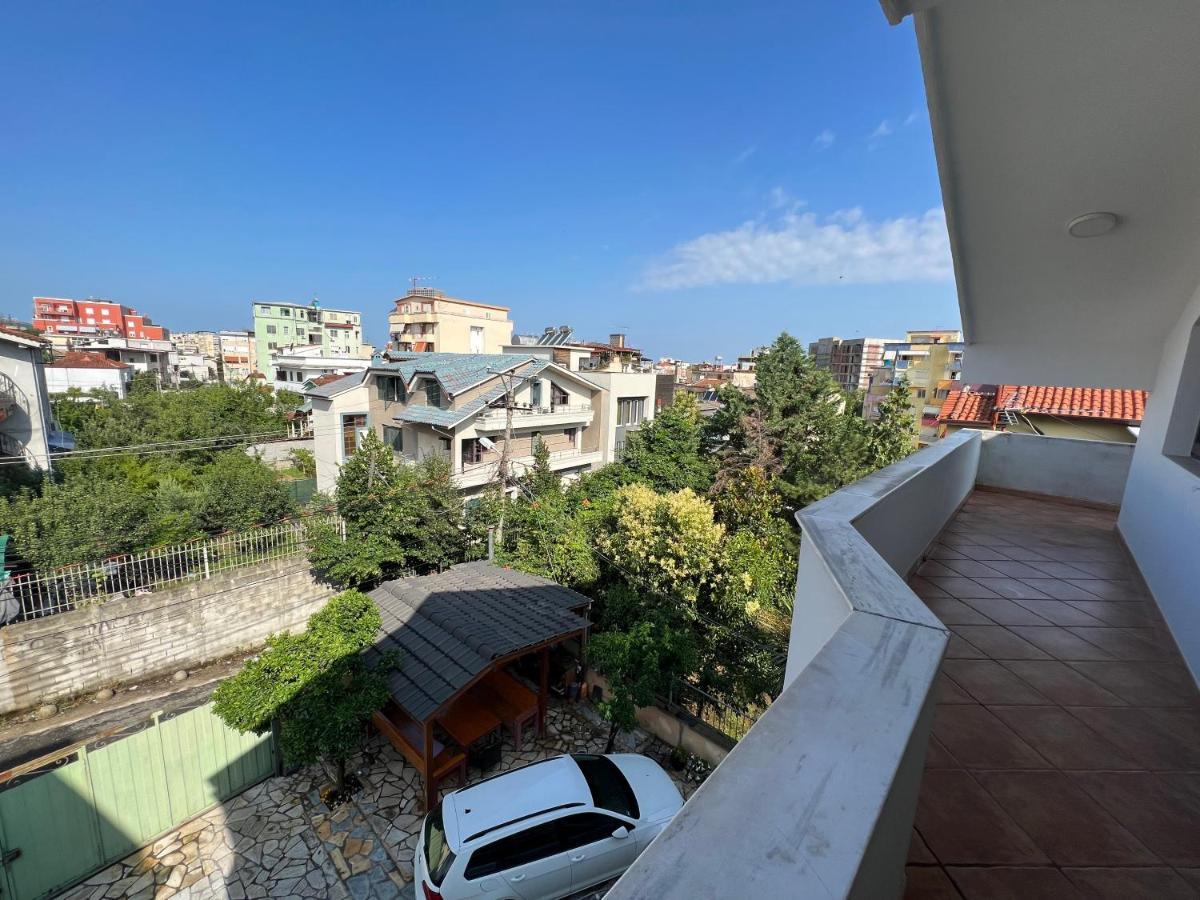 Villa Sokoli, Enjoy Sunset At This Spacious Apartment Tirana Buitenkant foto