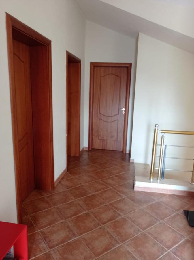 Villa Sokoli, Enjoy Sunset At This Spacious Apartment Tirana Buitenkant foto