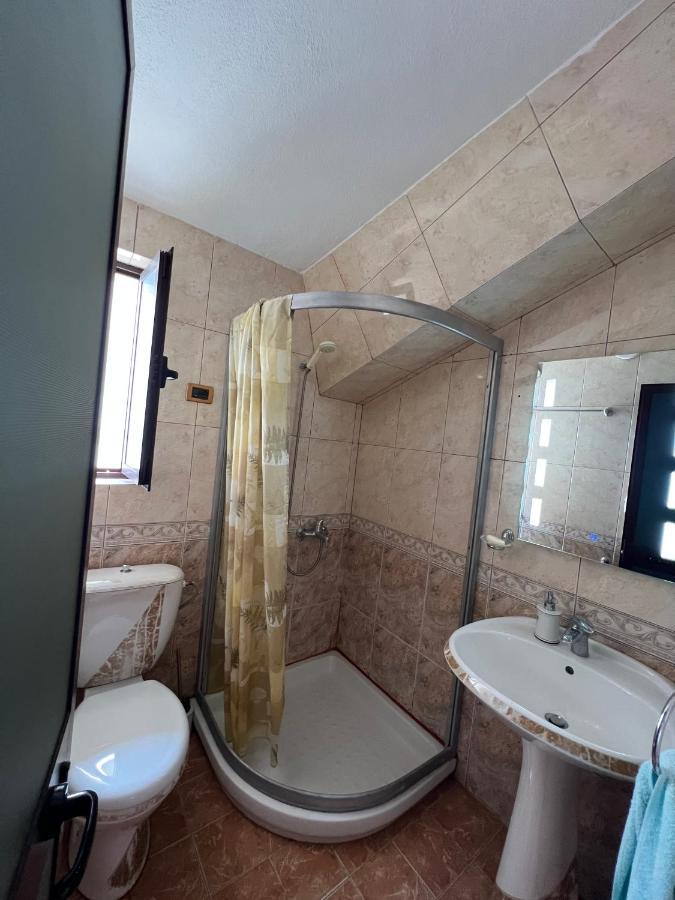 Villa Sokoli, Enjoy Sunset At This Spacious Apartment Tirana Buitenkant foto