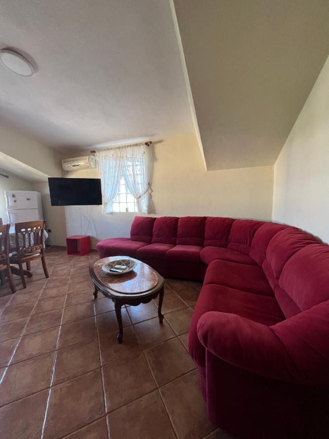 Villa Sokoli, Enjoy Sunset At This Spacious Apartment Tirana Buitenkant foto