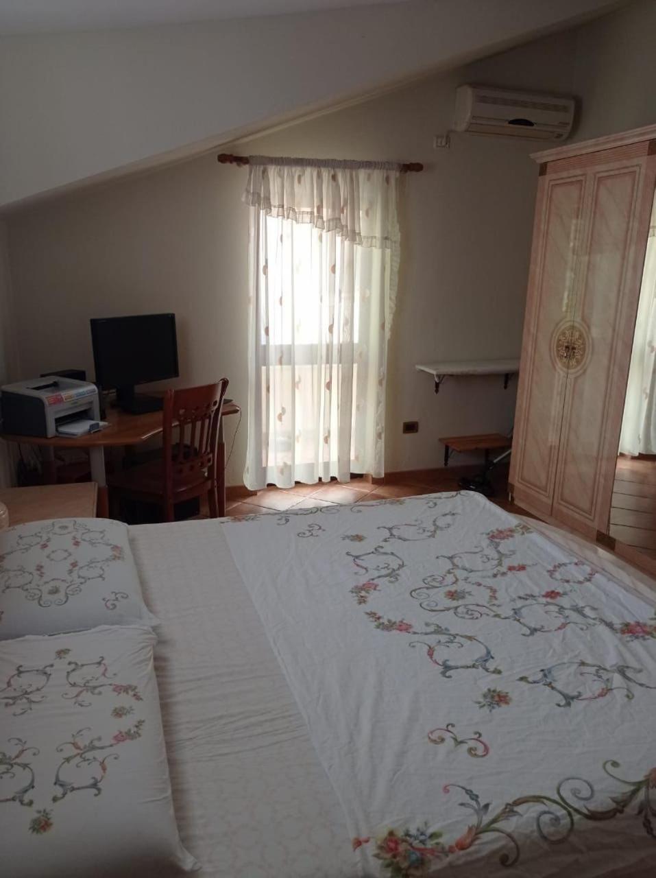 Villa Sokoli, Enjoy Sunset At This Spacious Apartment Tirana Buitenkant foto