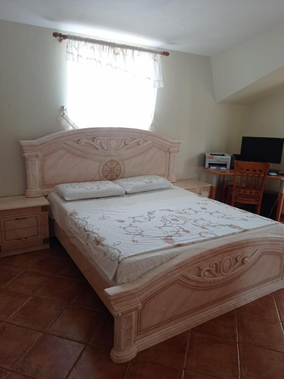 Villa Sokoli, Enjoy Sunset At This Spacious Apartment Tirana Buitenkant foto
